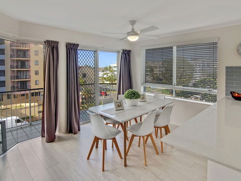 MAINSAIL8 - Mooloolaba Beach - Perths Hotel 2