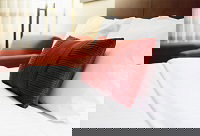 Overflow - Perths Hotel 0