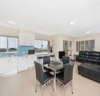 Bel Mare Unit 1 / 1 Shoal Bay Road - Perths Hotel