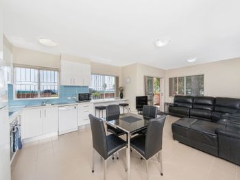 Bel Mare Unit 1 / 1 Shoal Bay Road - Perths Hotel 0
