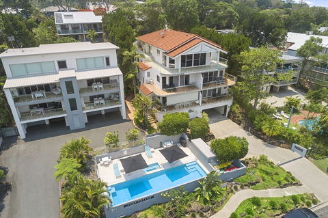 Stylish Apartment With Stunning Views Unit 7 Taralla 16 18 Edgar Bennett Avenue Noosa Heads - Perths Hotel 0
