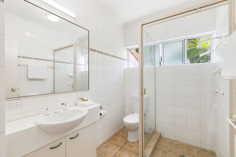 Stylish Apartment With Stunning Views Unit 7 Taralla 16 18 Edgar Bennett Avenue Noosa Heads - Perths Hotel 4