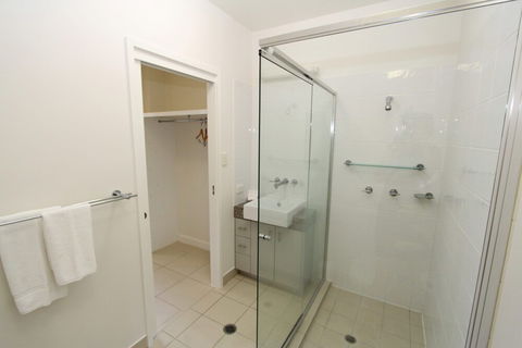 Beachside Apartment 5 - Perths Hotel 6