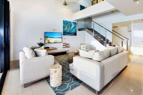 Villa 12 The Edge Oceanfront Deluxe 3 Bedroom Near Marina With Golf Buggy - Perths Hotel 6