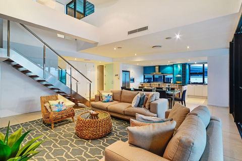 Villa 12 The Edge Oceanfront Deluxe 3 Bedroom Near Marina With Golf Buggy - Perths Hotel 3