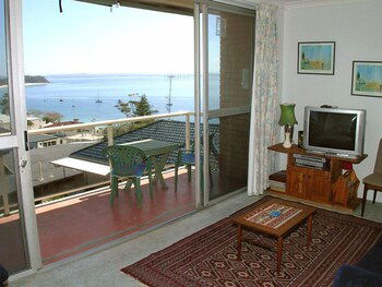 Blue Waters Unit 8 Shoal Bay - Perths Hotel 4