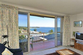Blue Waters Unit 8 Shoal Bay - Perths Hotel 3