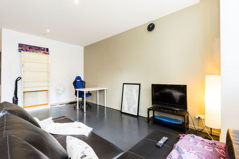 MEGAN, 2BDR Melbourne Apartment - Perths Hotel 2