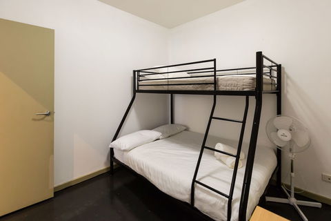 MEGAN, 2BDR Melbourne Apartment - Perths Hotel 0