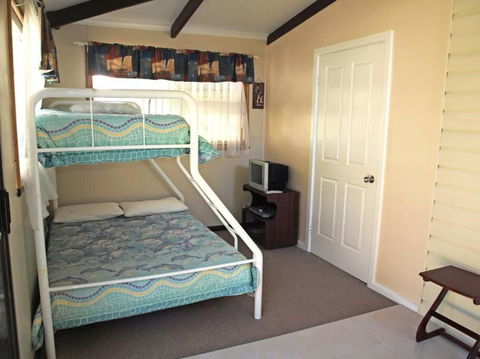 CHAP14C Chapman Cottage - Perths Hotel 5