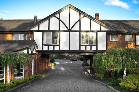 Elizabethan Lodge - Perths Hotel 0