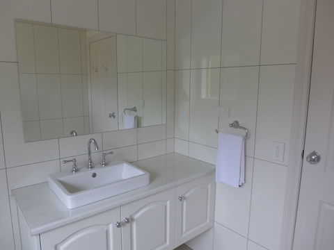 Daysy Hill Country Cottages - Perths Hotel 4
