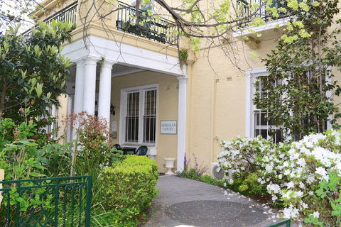 Georgian Court Bed & Breakfast - Perths Hotel 1