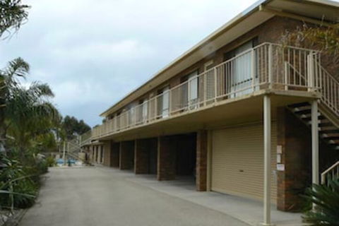 Allambi Holiday Apartments - Perths Hotel 3
