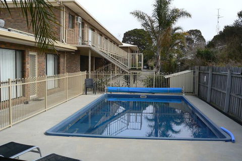 Allambi Holiday Apartments - Perths Hotel 4