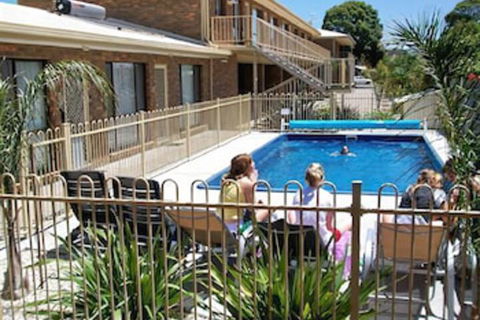 Allambi Holiday Apartments - Perths Hotel 6