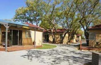 Kickback Cottages - Perths Hotel 4