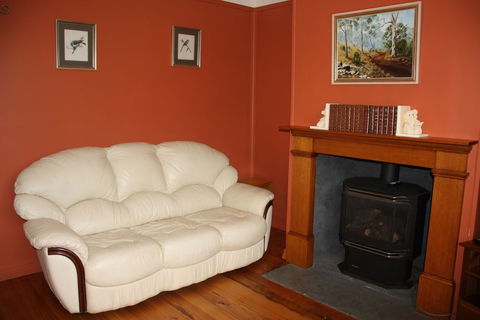 Westbury Gingerbread Cottages - Perths Hotel 3