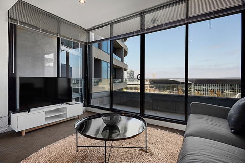 Melbourne Holiday Apartments Flinders Wharf - Perths Hotel 2