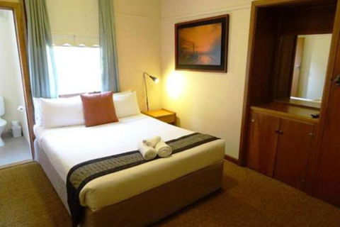 Amara Springs Guest House - Perths Hotel 3