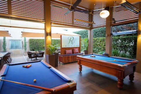 O'Shea's Royal Hotel - Perths Hotel 0