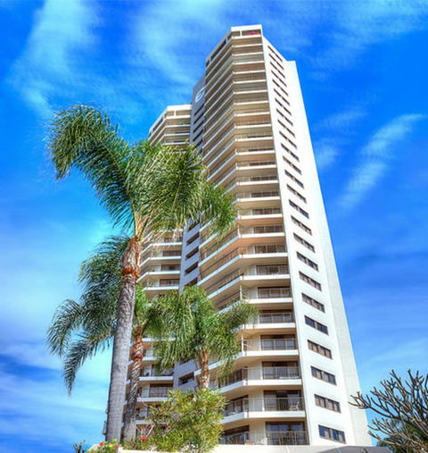 Burleigh Esplanade Apartments - Perths Hotel 1