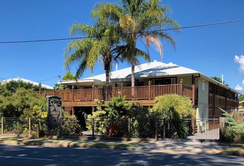 Five 3 Five - The Beachside Barracks - Perths Hotel 2