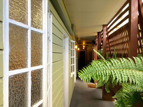 Five 3 Five - The Beachside Barracks - Perths Hotel 3