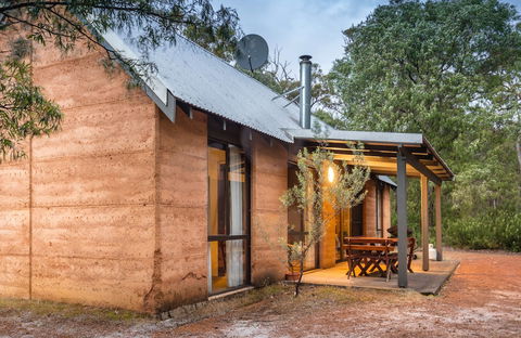 Bussells Bushland Cottages - Perths Hotel 2