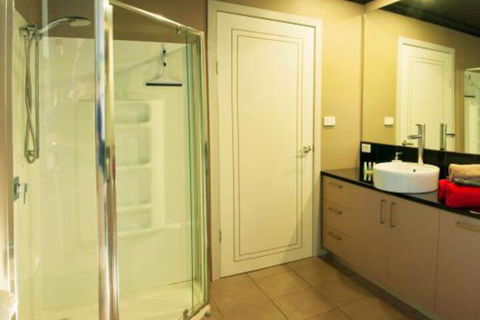 Ulverstone River Retreat - Perths Hotel 5