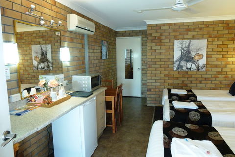 City View Motel Warwick - Perths Hotel 6