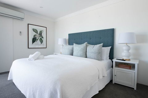 Manly Surfside Holiday Apartments - Perths Hotel 4