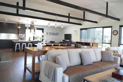 Hamptons On The Bay - Perths Hotel 3