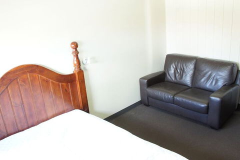 Swansea Backpackers - Perths Hotel 7