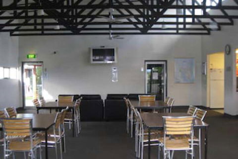 Swansea Backpackers - Perths Hotel 4