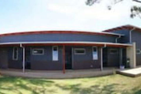 Swansea Backpackers - Perths Hotel 3