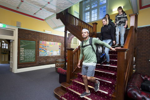 Newcastle Beach YHA - Perths Hotel 0