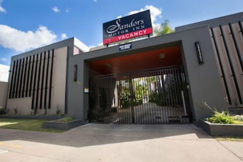 Sandors Motor Inn - Perths Hotel 0