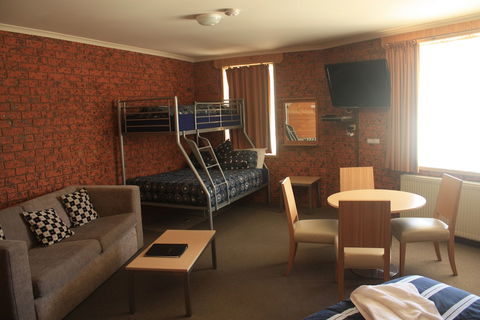 Merrijig Motor Inn Resort - Perths Hotel 4