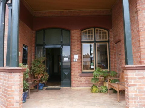 Launceston Backpackers - Hostel - Perths Hotel 1