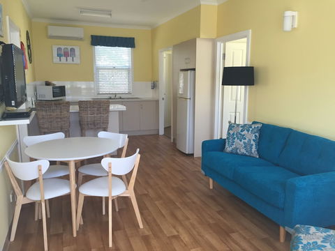 Forster Holiday Village - Perths Hotel 5