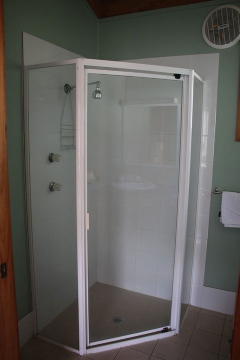 Lani's Holiday Island - Caravan Park - Perths Hotel 5