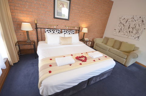 Central Springs Inn - Perths Hotel 3