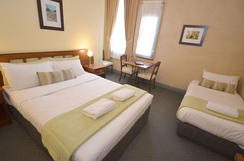 Central Springs Inn - Perths Hotel 4