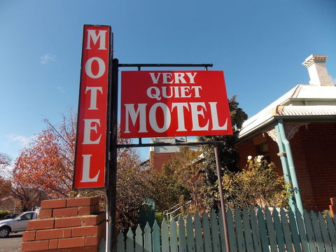 Cowra Crest Motel - Perths Hotel 0