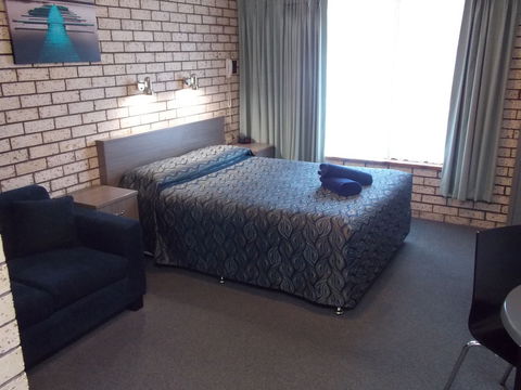 Cowra Crest Motel - Perths Hotel 5