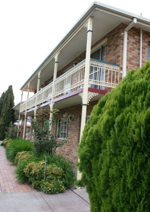 Grand Manor Motor Inn - Queanbeyan - Perths Hotel 1