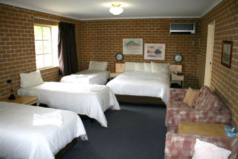 Grand Manor Motor Inn - Queanbeyan - Perths Hotel 5