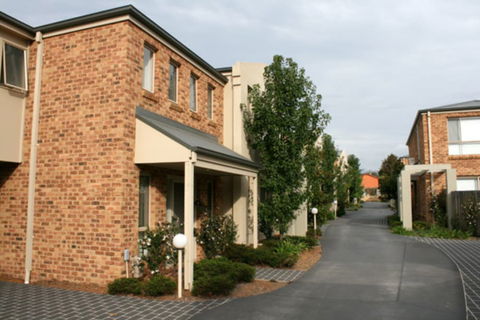 Grand Manor Motor Inn - Queanbeyan - Perths Hotel 2