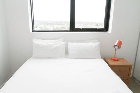 Modern 2 Bedroom Apartment In Melbournes Northcote - Perths Hotel 4